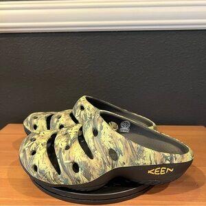 Keen Men’s Camo Green 1002043 Yogui Arts Slip On Slides Sandals Size 7